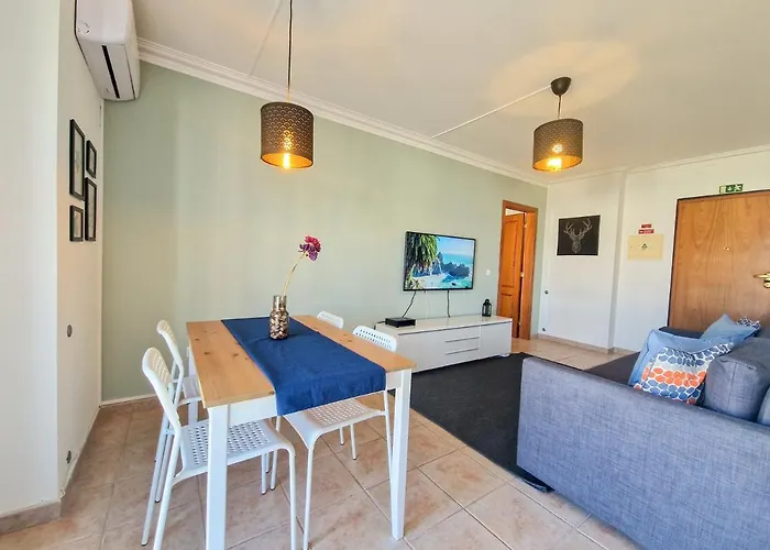 Holidays - Surf Pool With Tennis Court דירה בליאל