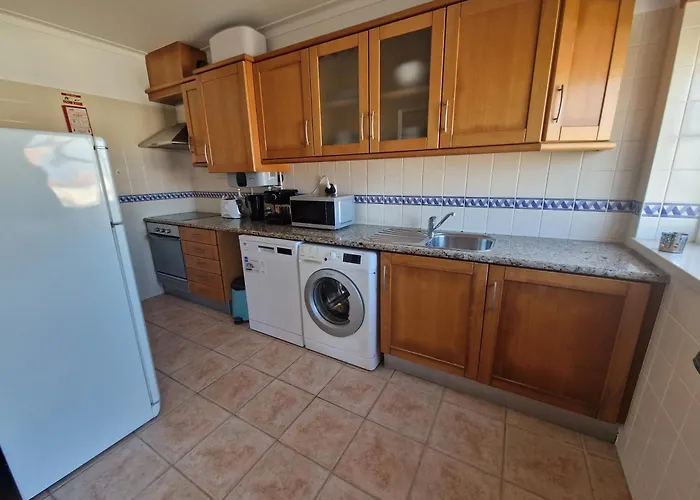 Holidays - Surf Pool With Tennis Court דירה