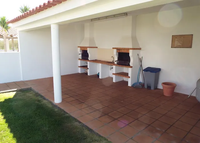 דירה Holidays - Surf Pool With Tennis Court בליאל